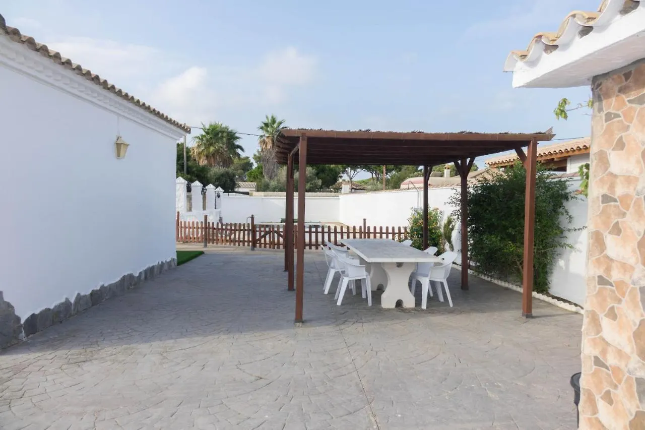 בית נופש הוילה צ'יקלנה דה לה פרונטרה Chalet Astilbe - Con Piscina Privada